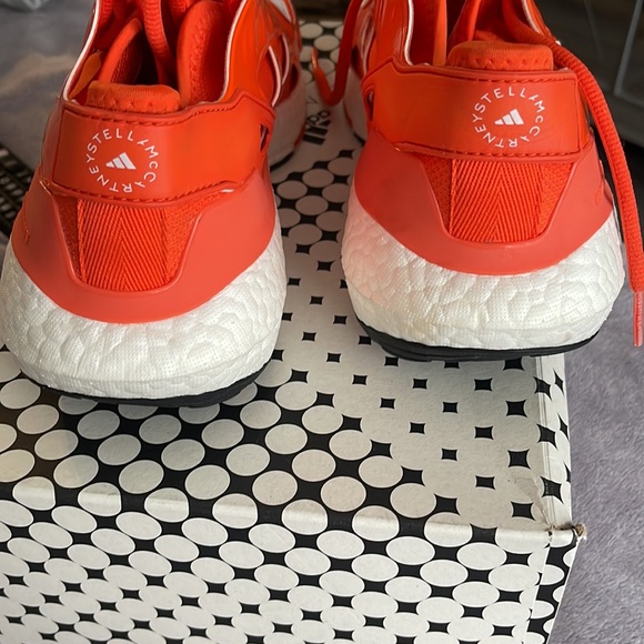 Adidas Stella McCartney Ulta Boost Sneakers Sz 8.5 Orange like new - Picture 2 of 4